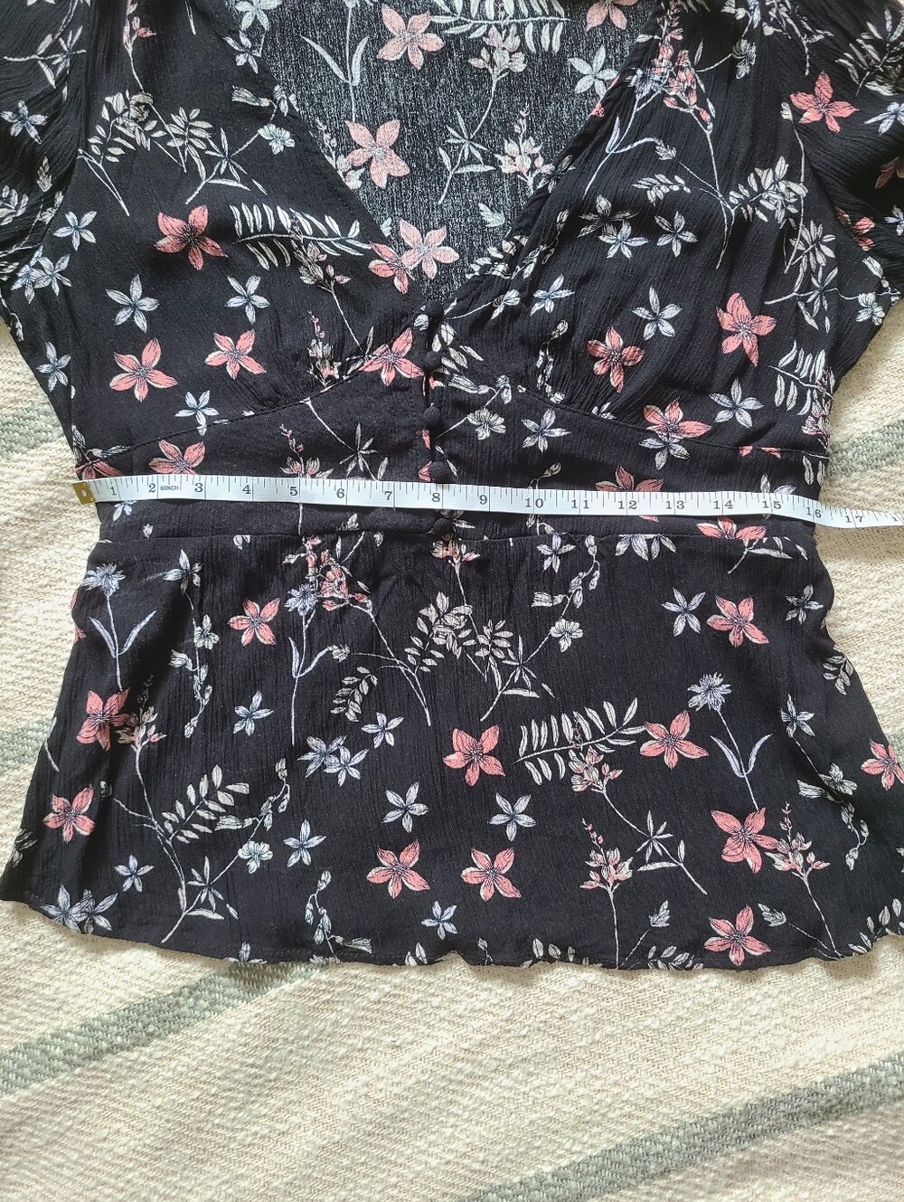 Kismet Black Floral Blouse W. Buttons - Picture 12 of 16